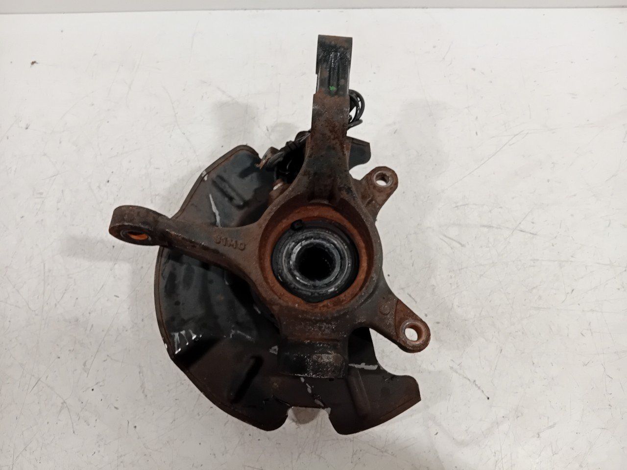 Wielnaaf links voor Suzuki Vitara wheel hub usado en Menorca foto 6