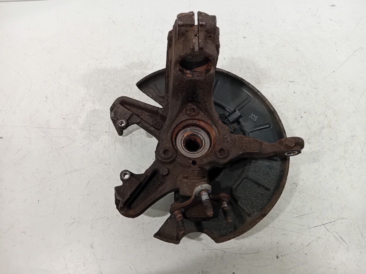 Wielnaaf rechts voor Skoda Yeti wheel hub usado en Menorca foto 6