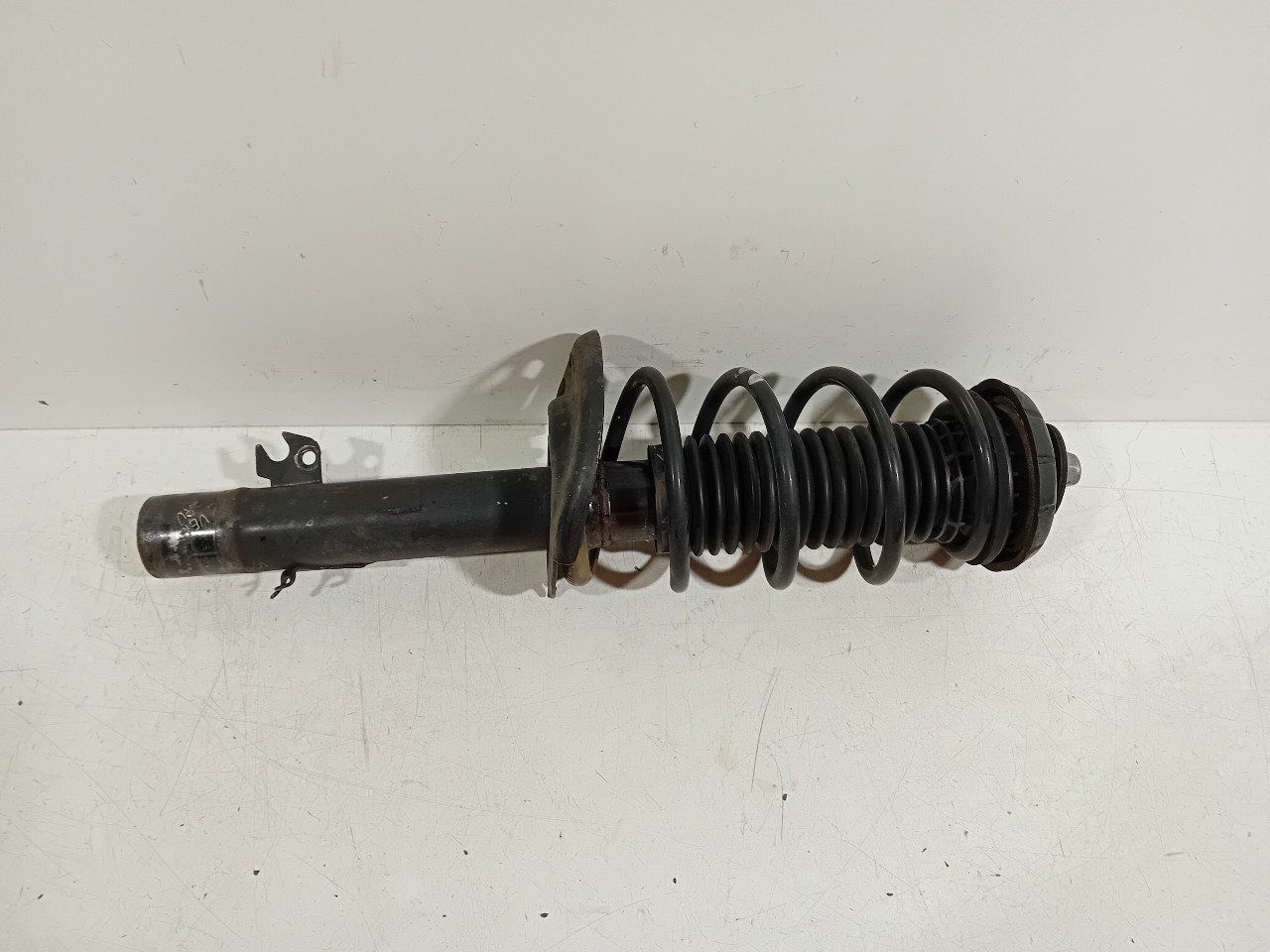 Veerpoot rechts voor Opel Crossland strut complete single usado en Menorca foto 2