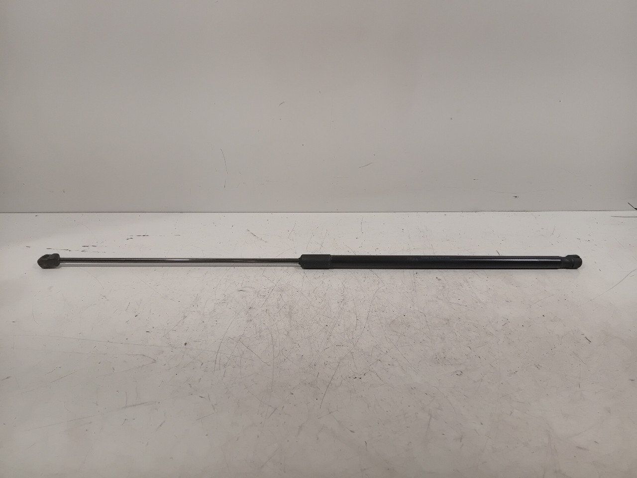 Gasdrukveer Volkswagen Golf other gas springs gas dampers usado en Menorca