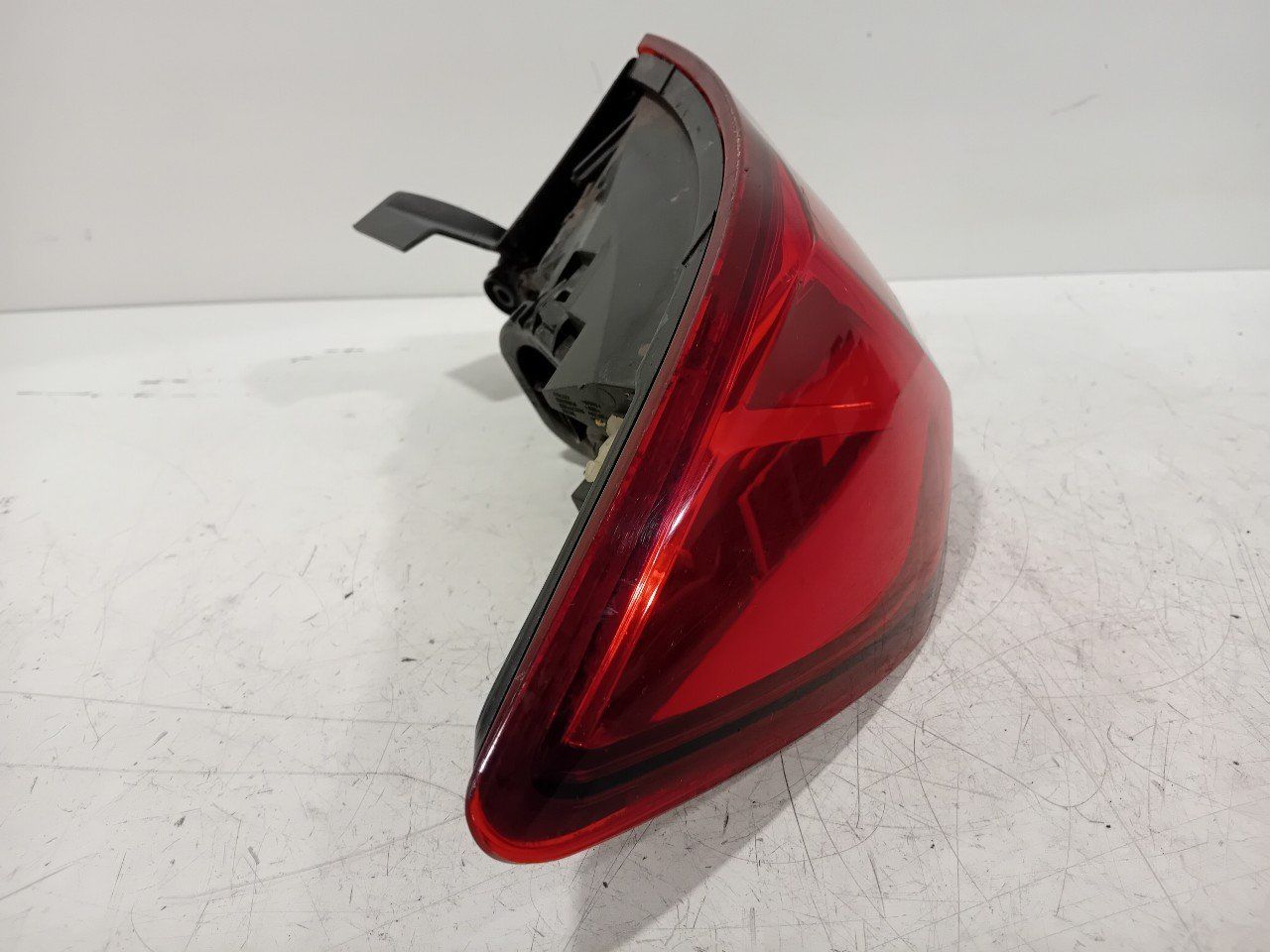 Achterlicht links buiten Renault Clio tail light single usado en Menorca foto 3