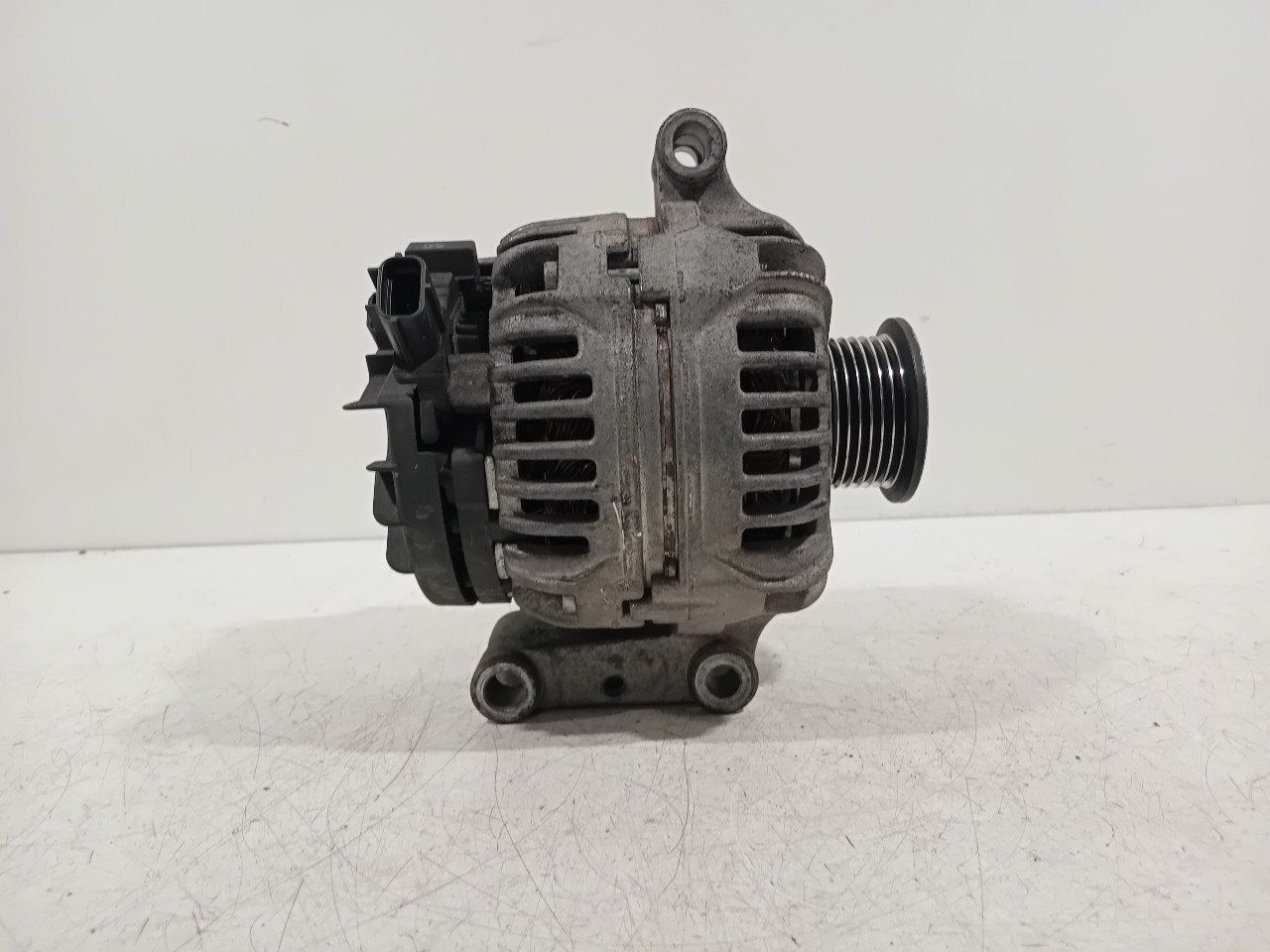Dynamo Ford Transit dynamo usado en Menorca foto 3
