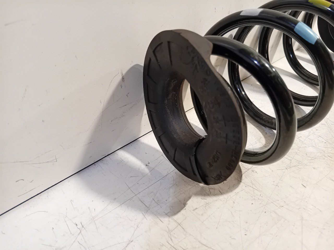 Spiraalveer achter links of rechts uitwisselbaar Kia Stonic spiral spring usado en Menorca foto 3