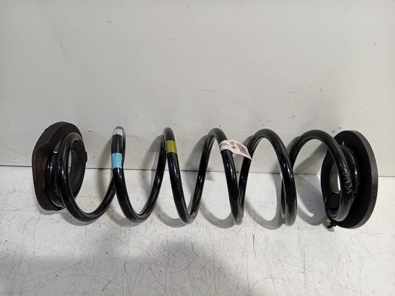 Spiraalveer achter links of rechts uitwisselbaar Kia Stonic spiral spring usado en Menorca