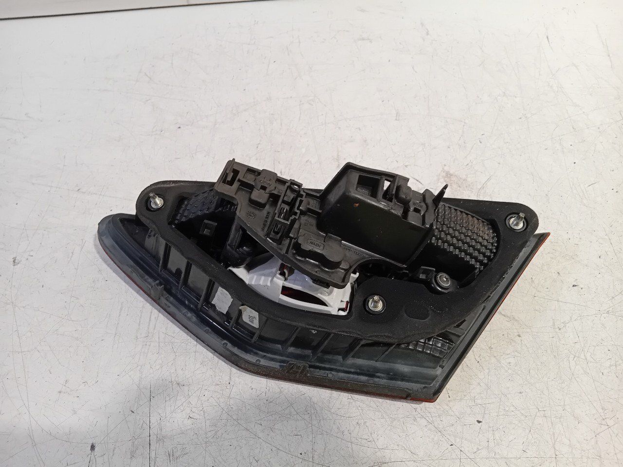 Achterlicht kofferdeksel achterklep links Seat Leon tail light single usado en Menorca foto 4