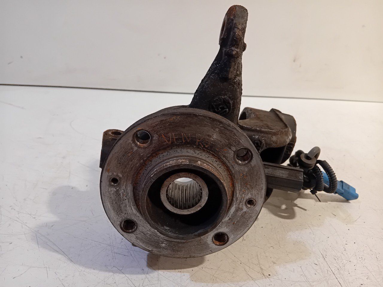 Wielnaaf rechts voor Peugeot 2008 wheel hub usado en Menorca