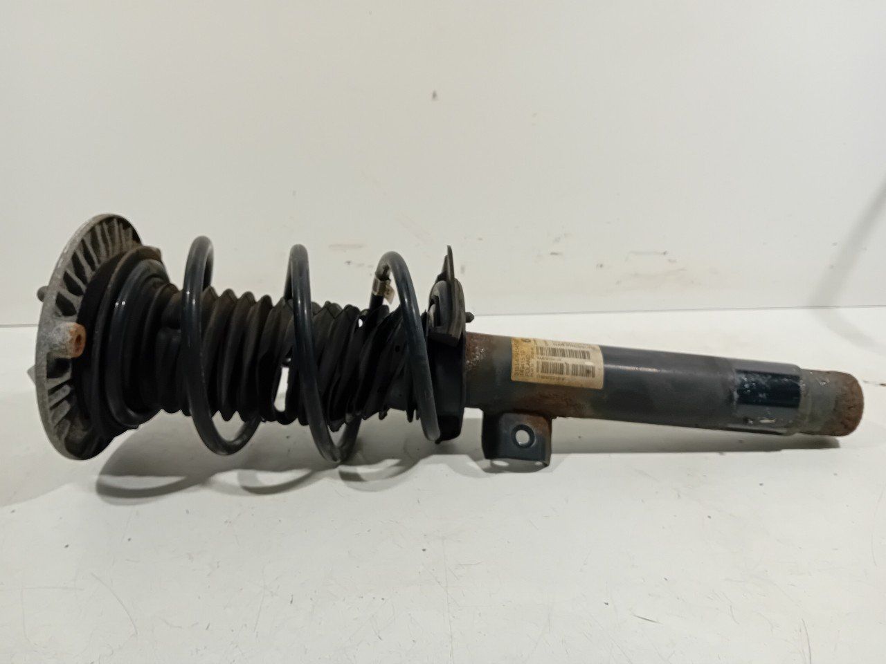 Veerpoot links voor BMW 1 serie strut complete single usado en Menorca