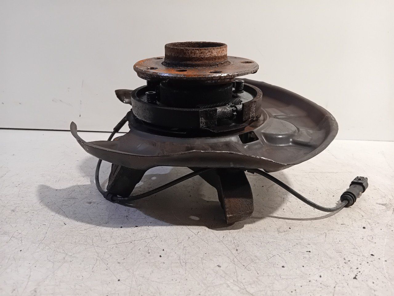 Wielnaaf rechts achter BMW 1 serie wheel hub usado en Menorca foto 2