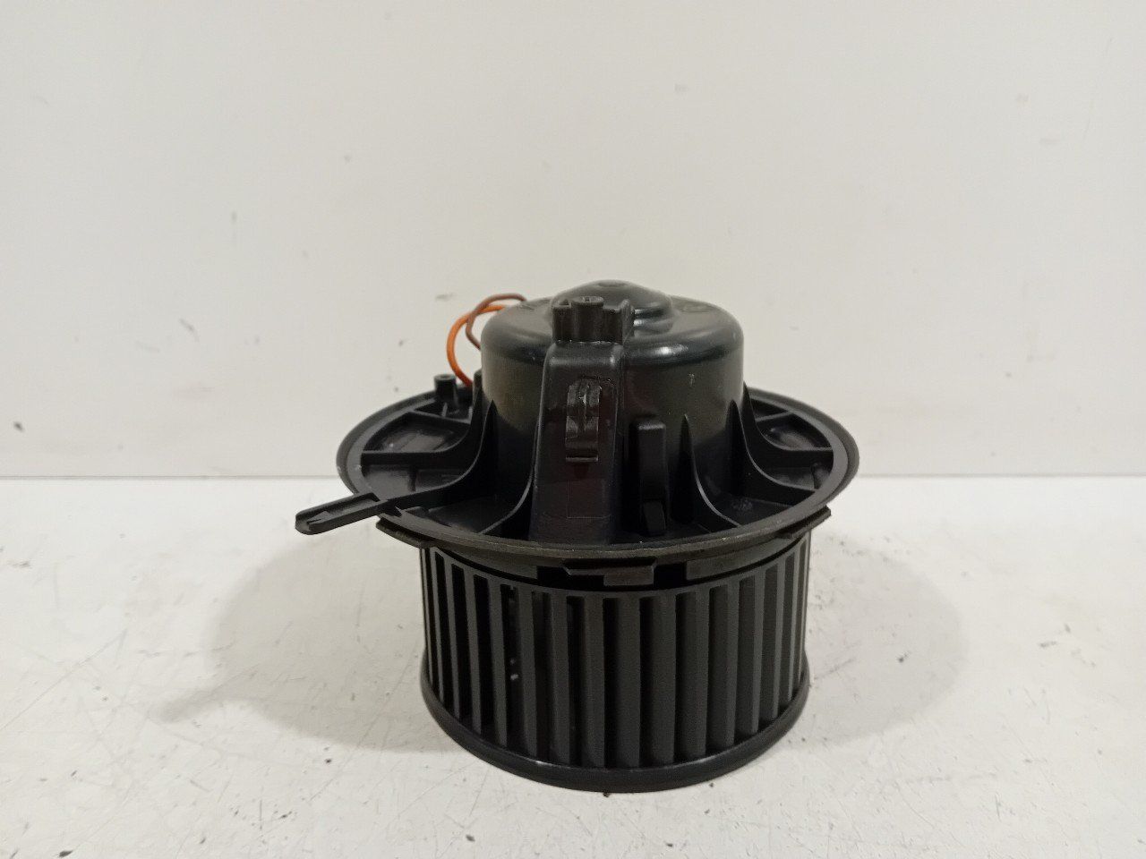 Kachel ventilator motor Volkswagen Tiguan heater engine booster usado en Menorca foto 2