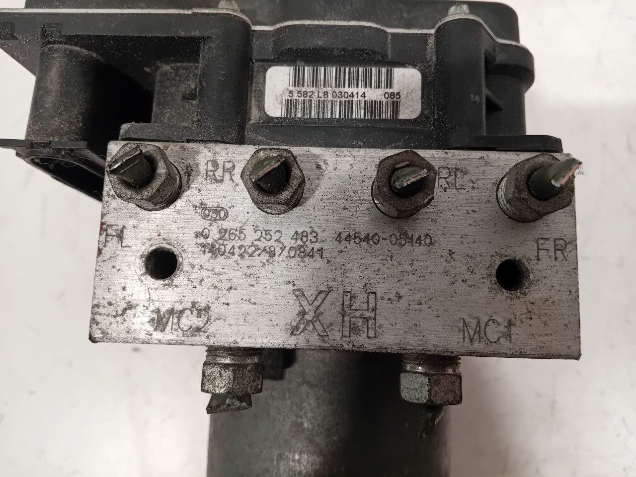 Abs pomp Toyota Avensis abs pump usado en Menorca foto 3