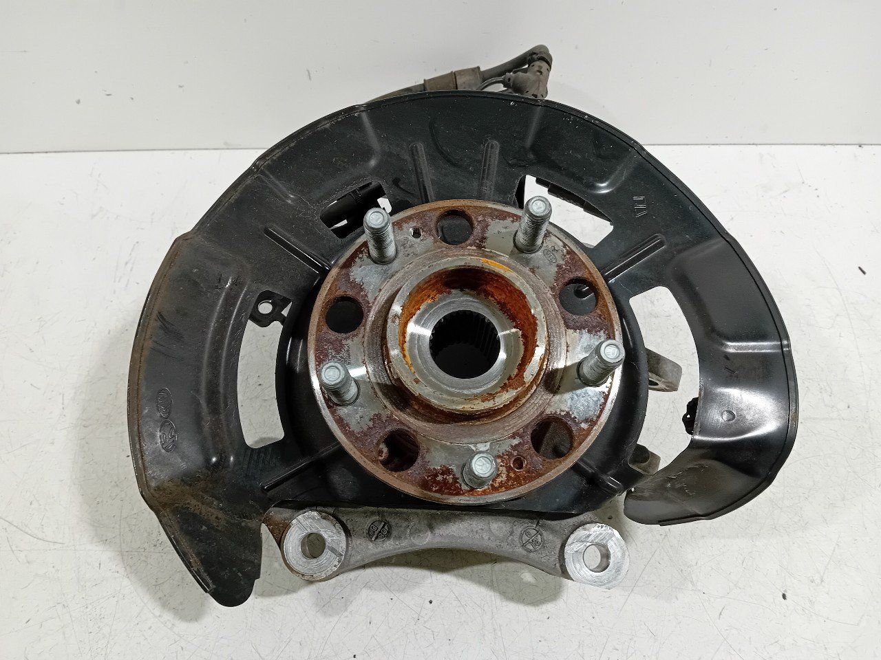 Wielnaaf links achter Hyundai Santa Fe wheel hub usado en Menorca