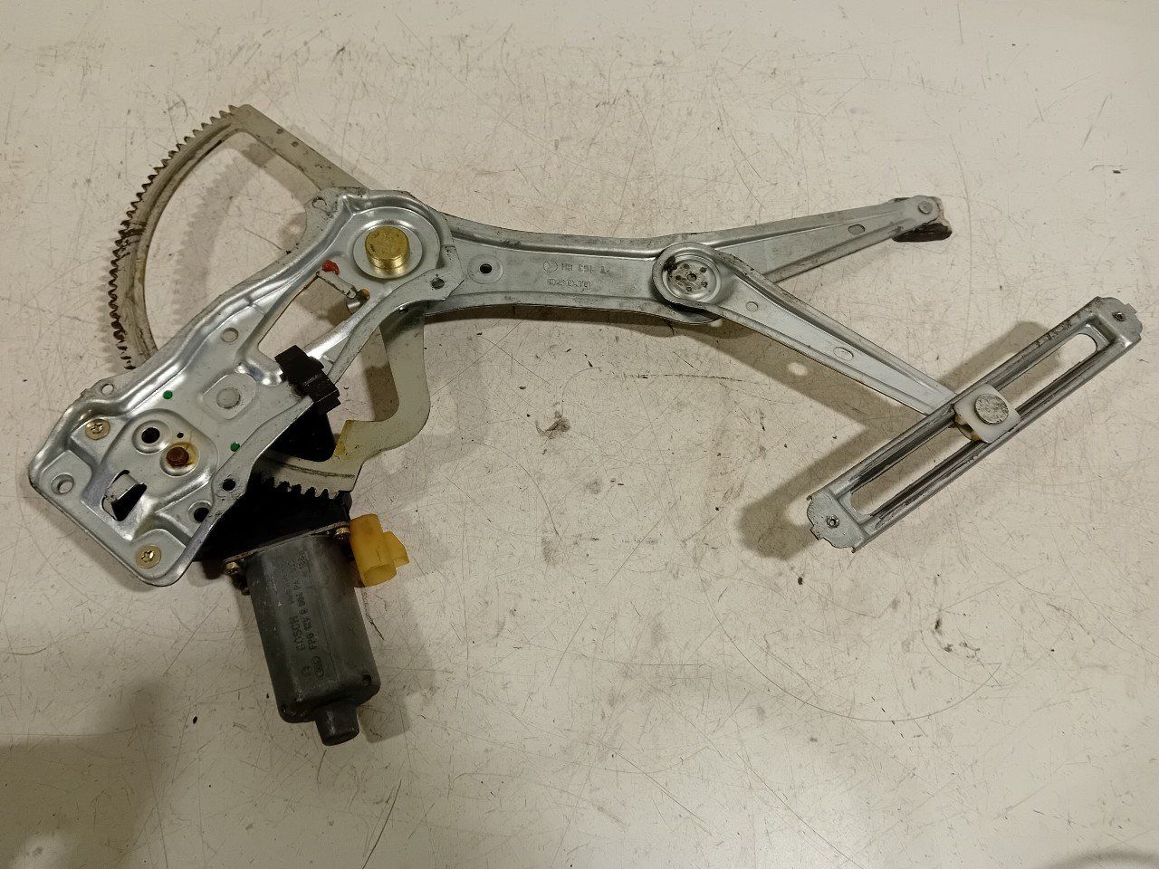 Raammechaniek elektrisch rechts voor Mercedes-Benz ML-Clase window mechanism usado en Menorca foto 3