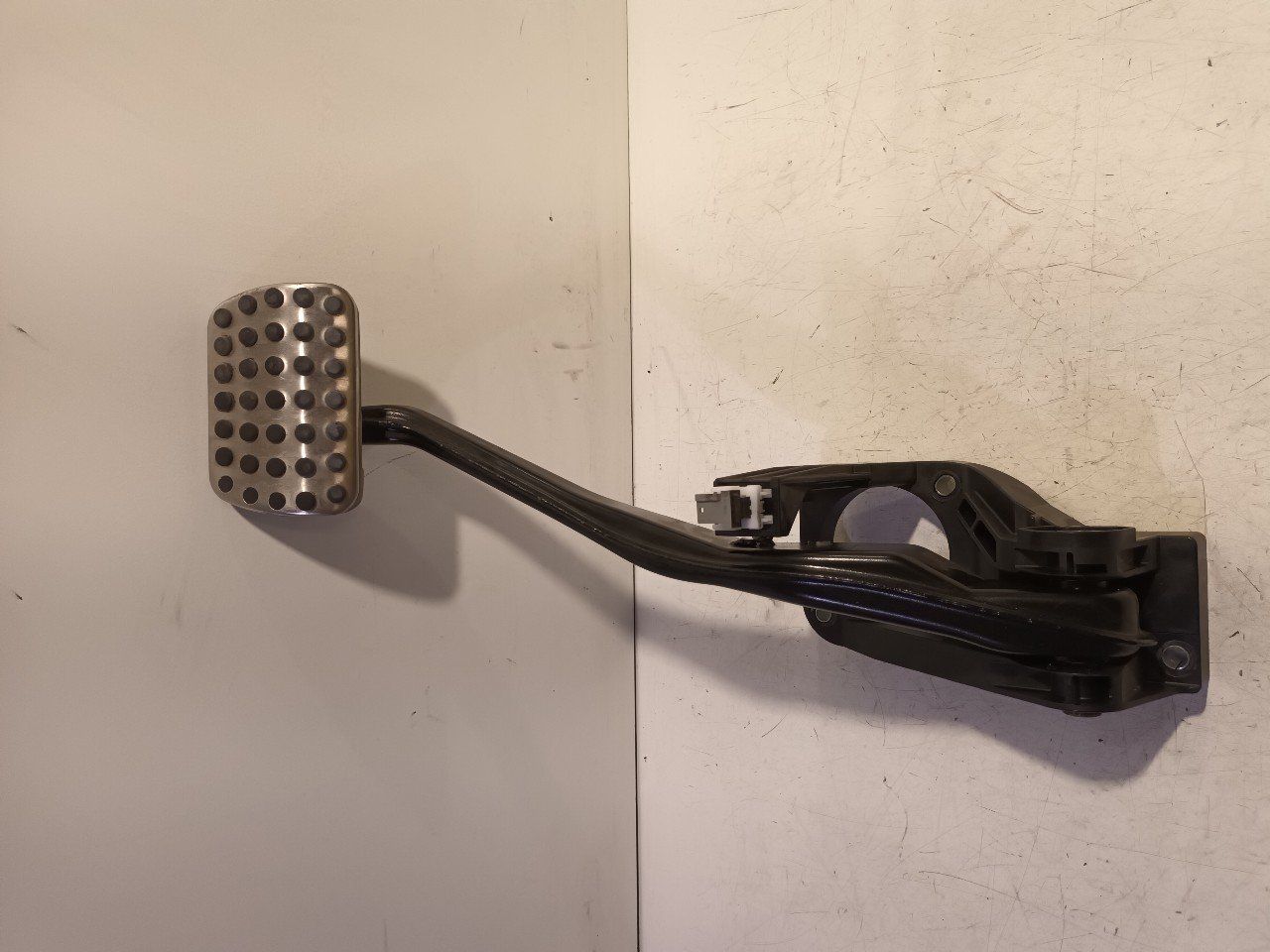 Rempedaal Mercedes-Benz GLA brake pedal usado en Menorca
