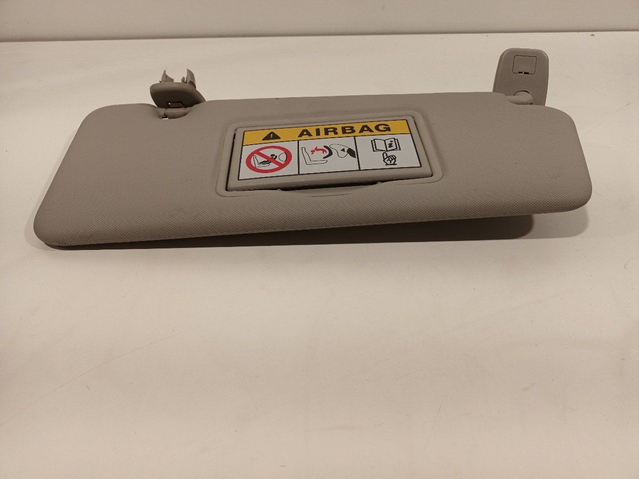 Zonneklep rechts Renault Clio sun visor single usado en Menorca foto 2