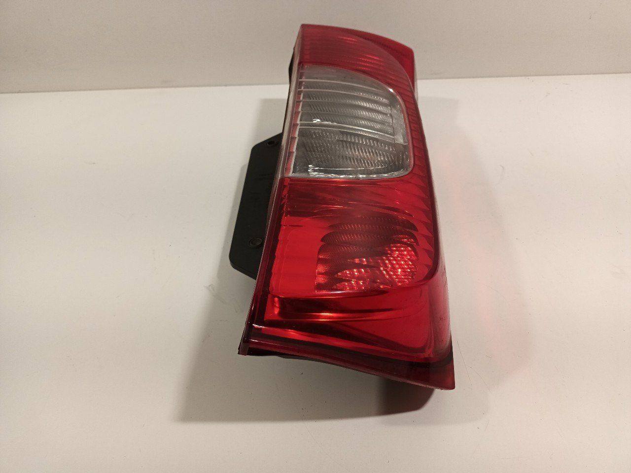 Achterlicht links buiten Peugeot Bipper tail light single usado en Menorca foto 4
