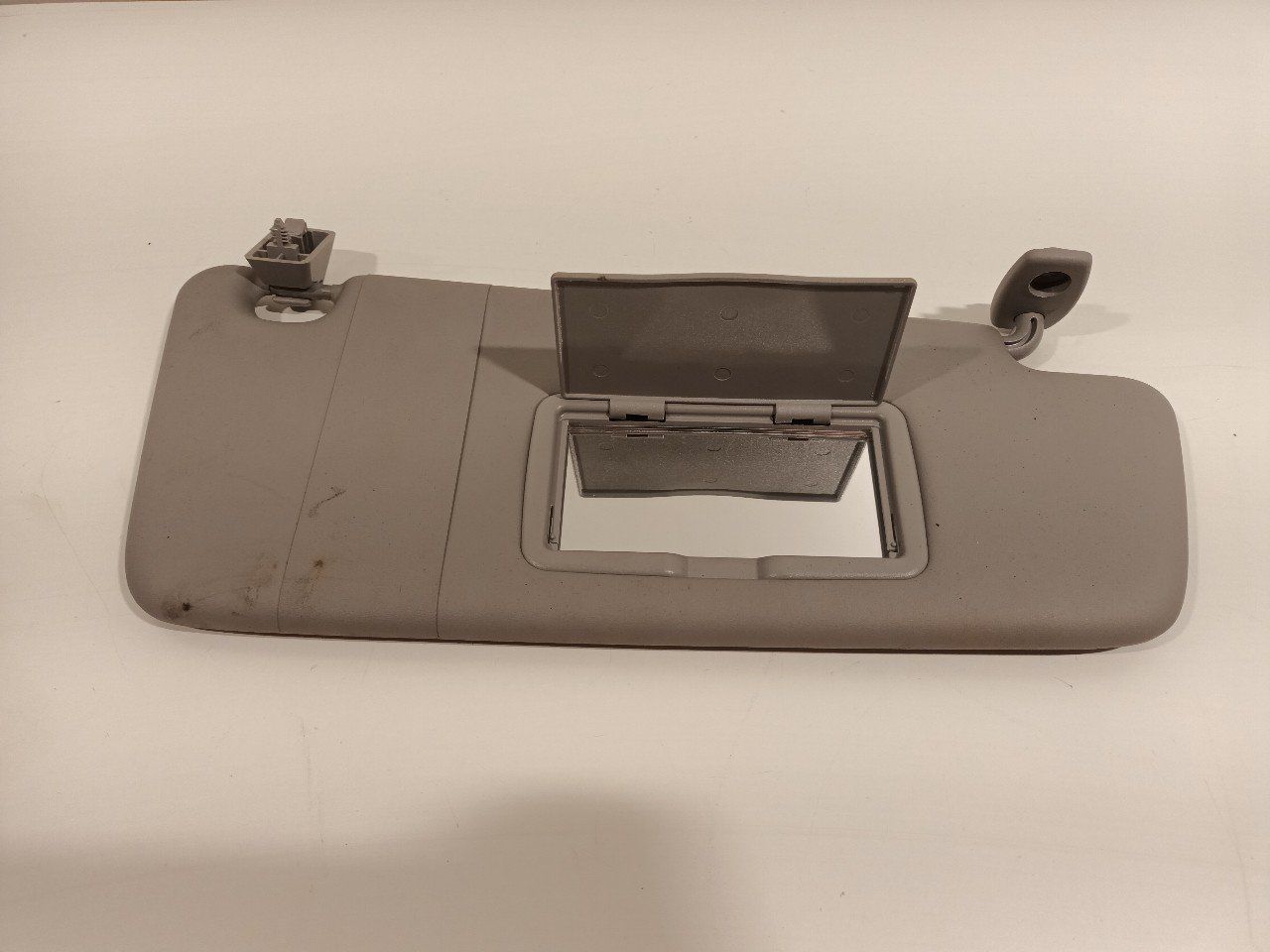 Zonneklep rechts Opel Corsa sun visor single usado en Menorca foto 5