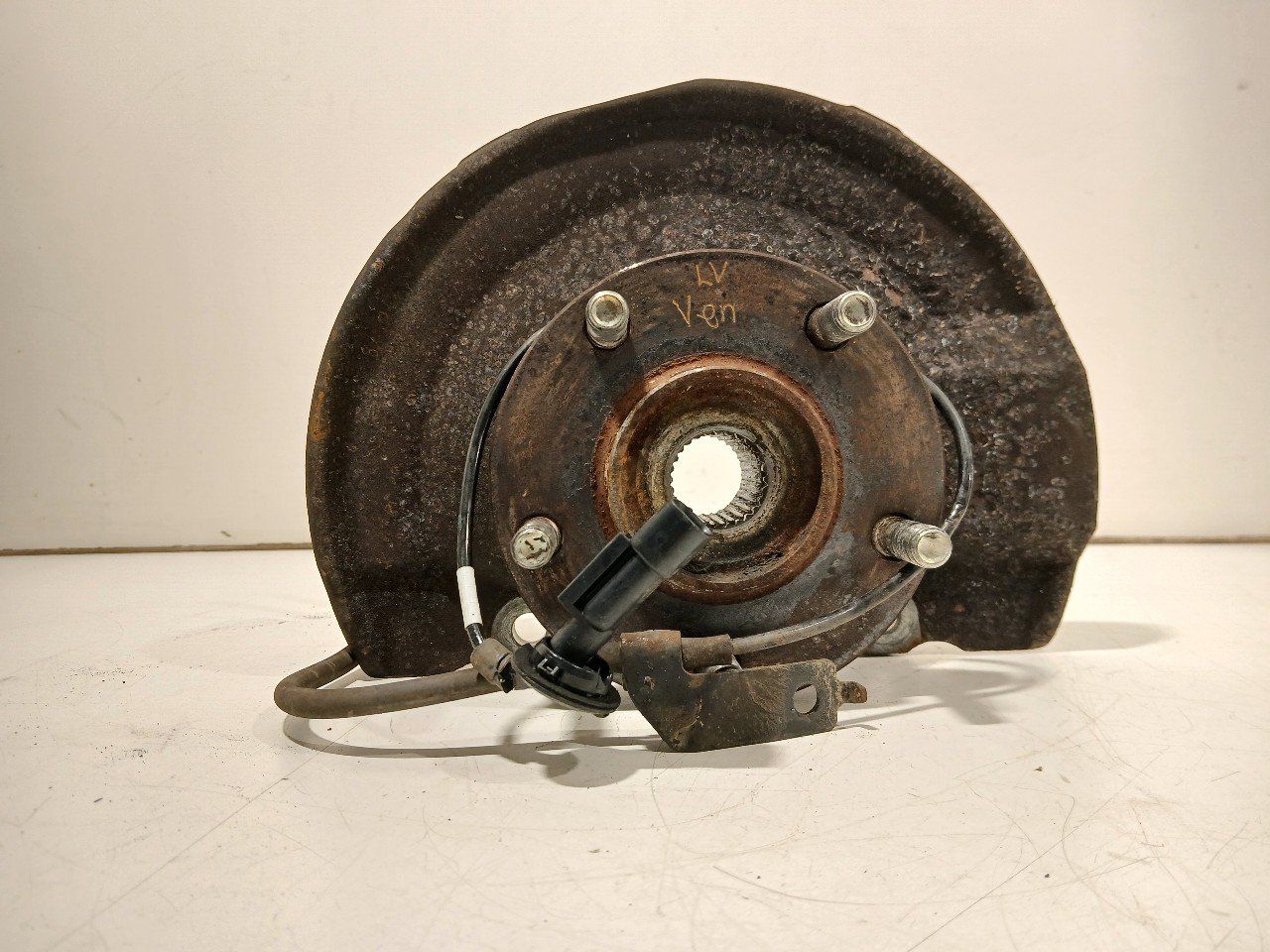 Wielnaaf links voor Citroën C4 wheel hub usado en Menorca