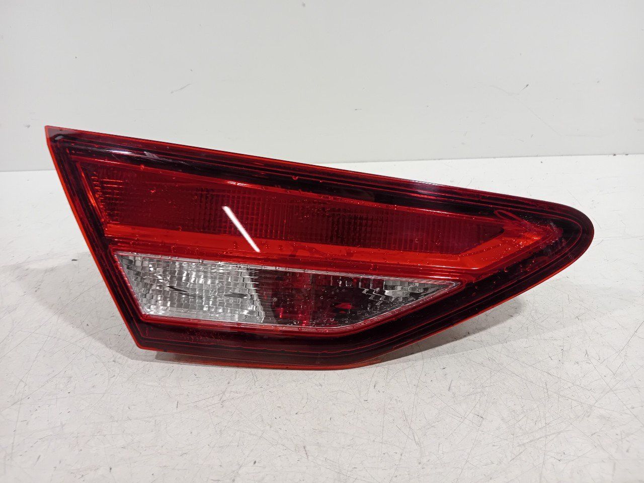 Achterlicht kofferdeksel achterklep links Seat Leon tail light single usado en Menorca