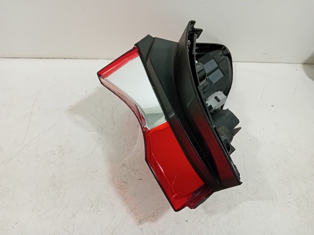 Achterlicht links buiten Toyota C-HR tail light single usado en Menorca foto 3