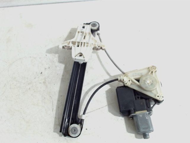 Raammechaniek elektrisch links achter Volkswagen Polo window mechanism usado en Menorca