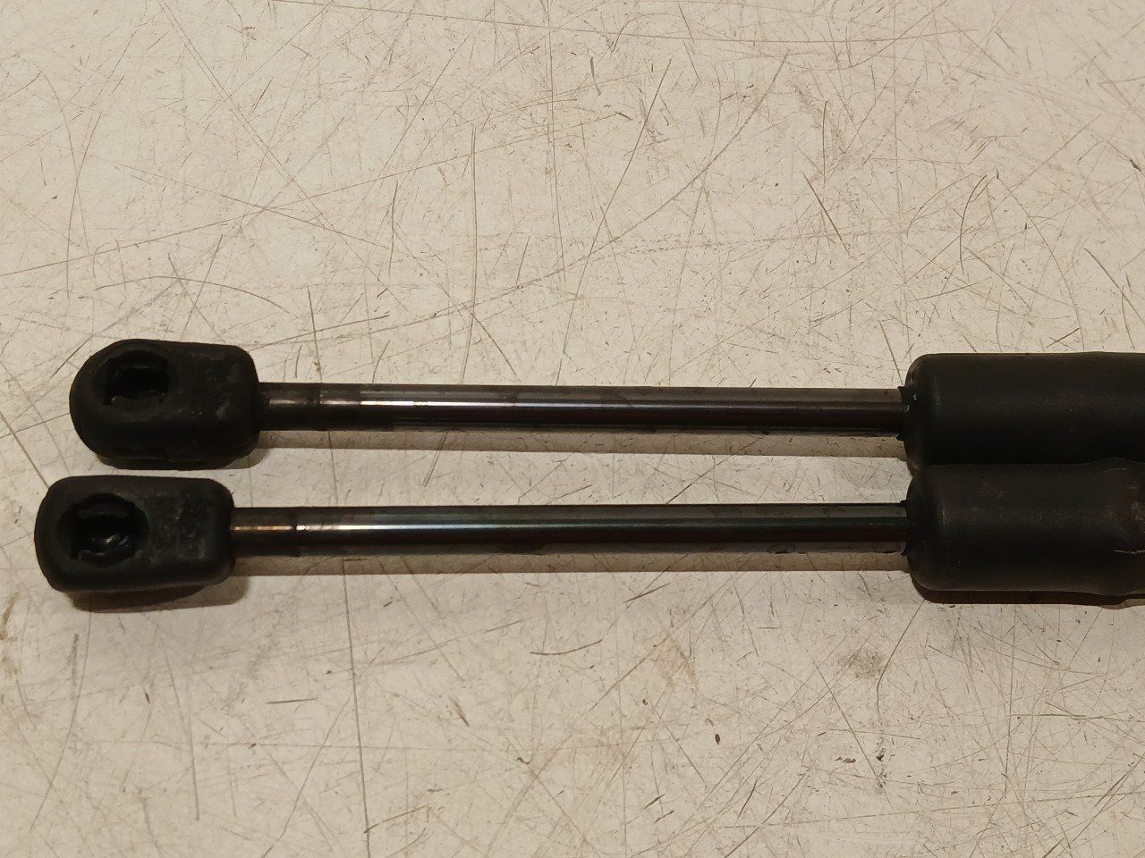 Gasdrukveerset voor Volvo S60 gas pressure springs usado en Menorca foto 3