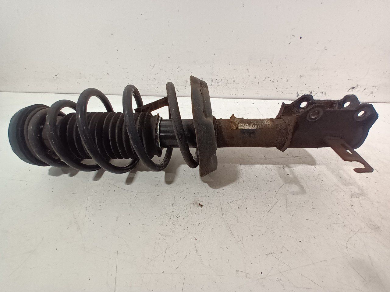 Veerpoot links voor Chevrolet Cruze strut complete single usado en Menorca