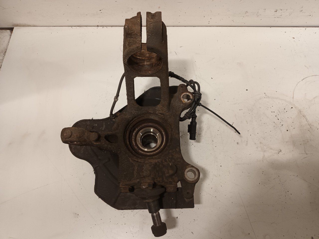 Wielnaaf links voor Fiat Ducato wheel hub usado en Menorca foto 6