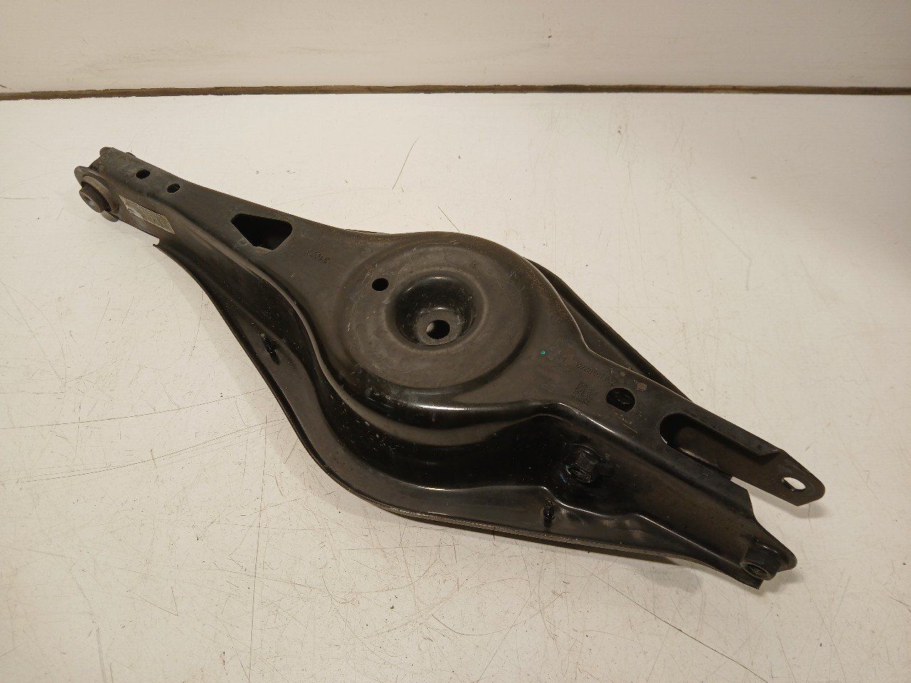 Draagarm rechts achter Lynk & Co 01 support arm usado en Menorca foto 2