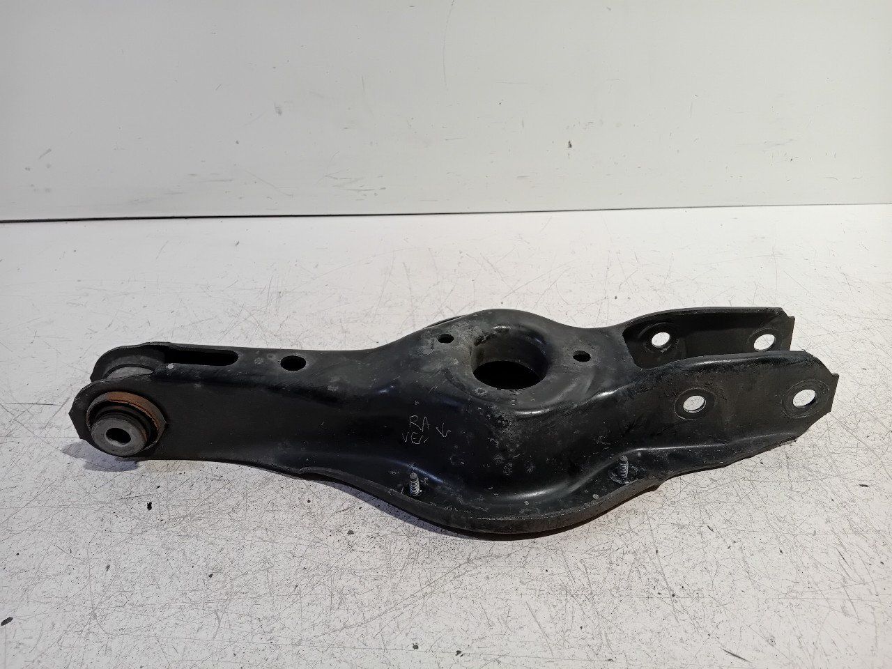 Draagarm rechts achter onder BMW 3 serie support arm usado en Menorca