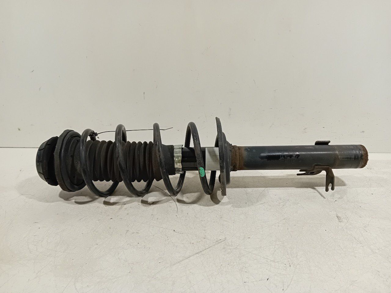 Veerpoot links voor Toyota Aygo strut complete single usado en Menorca