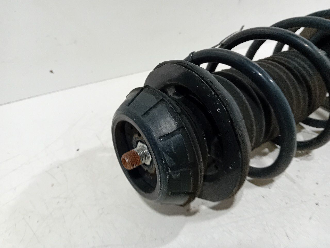 Veerpoot links voor Toyota Aygo strut complete single usado en Menorca foto 3