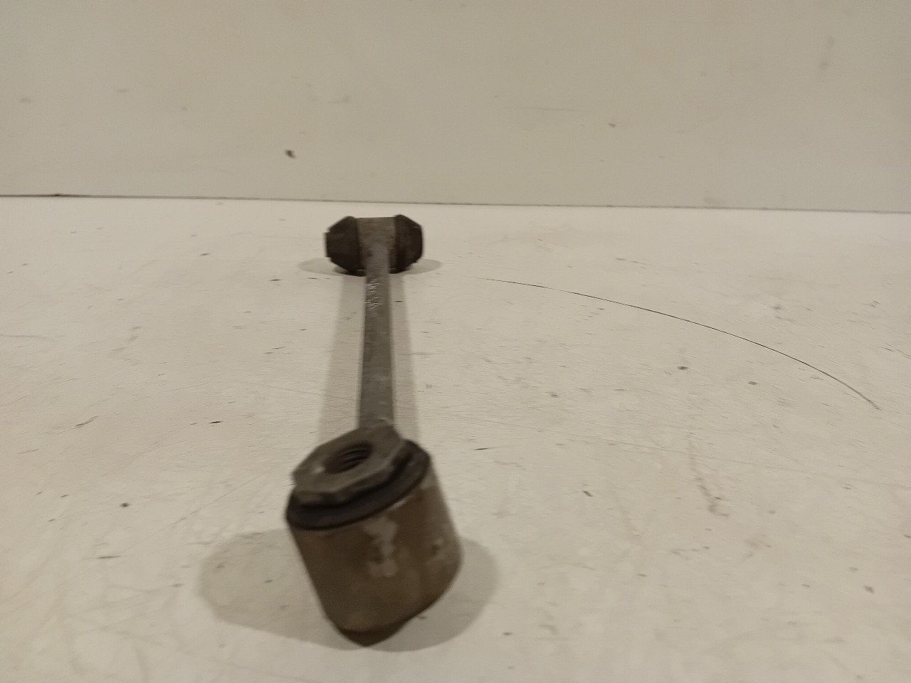 Draagarm links achter Mercedes-Benz C-Clase support arm usado en Menorca foto 5