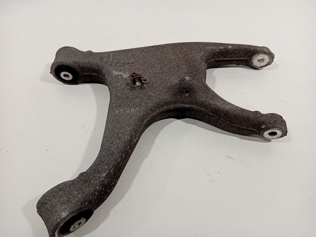 Draagarm links achter onder Audi A4 support arm usado en Menorca