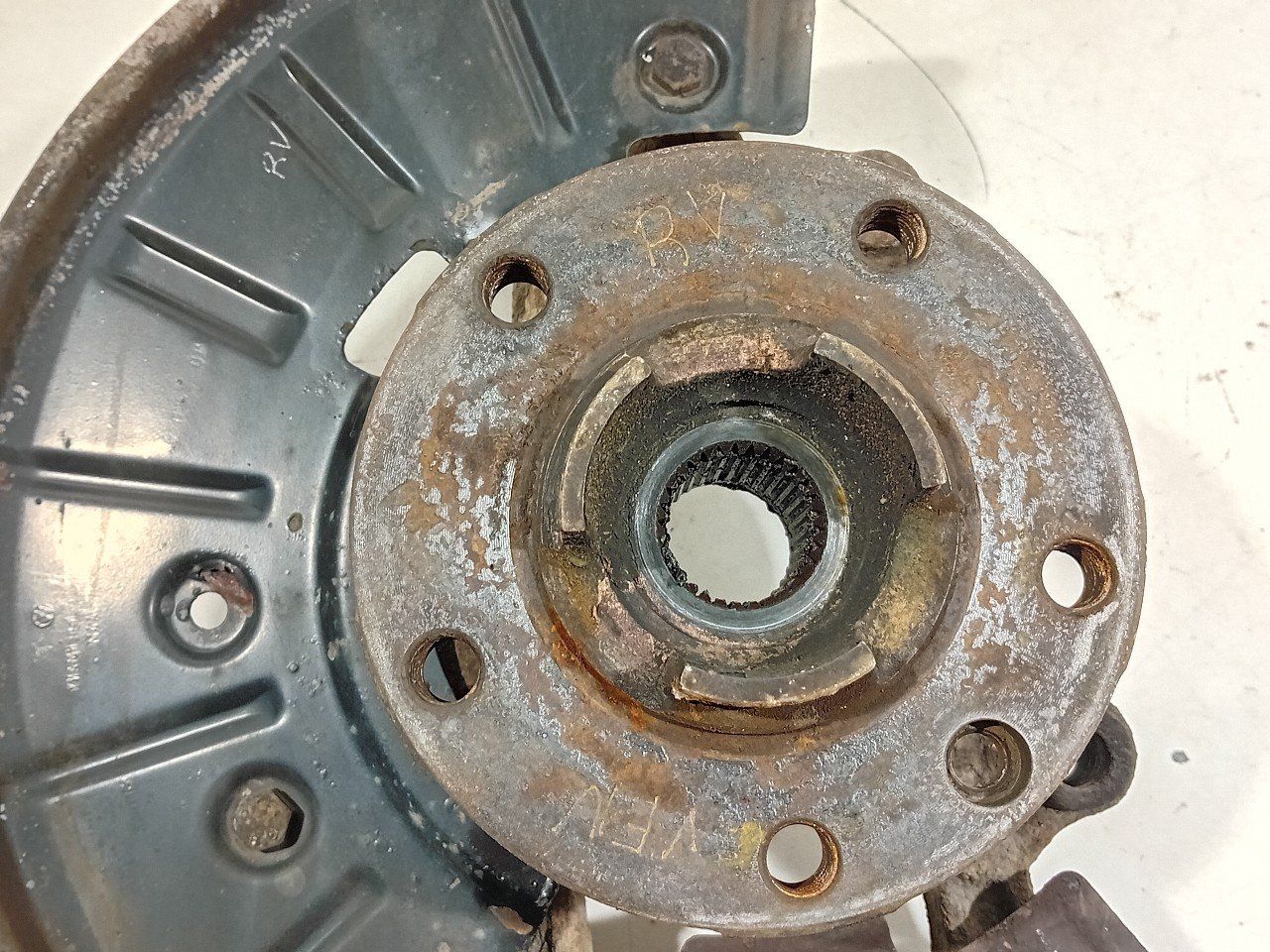 Wielnaaf rechts voor Audi Q7 wheel hub usado en Menorca foto 4