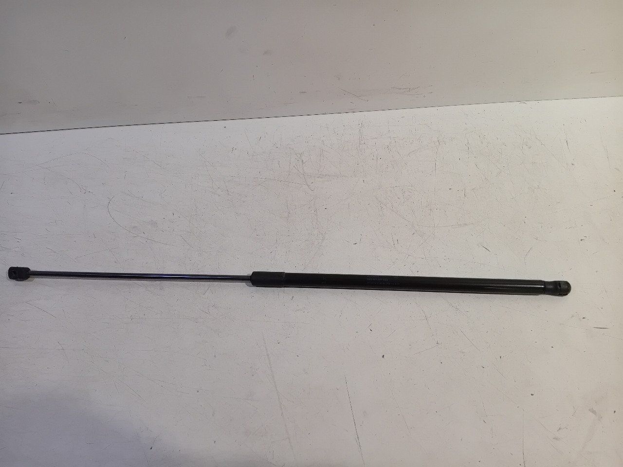 Gasdrukveer Volkswagen Passat other gas springs gas dampers usado en Menorca