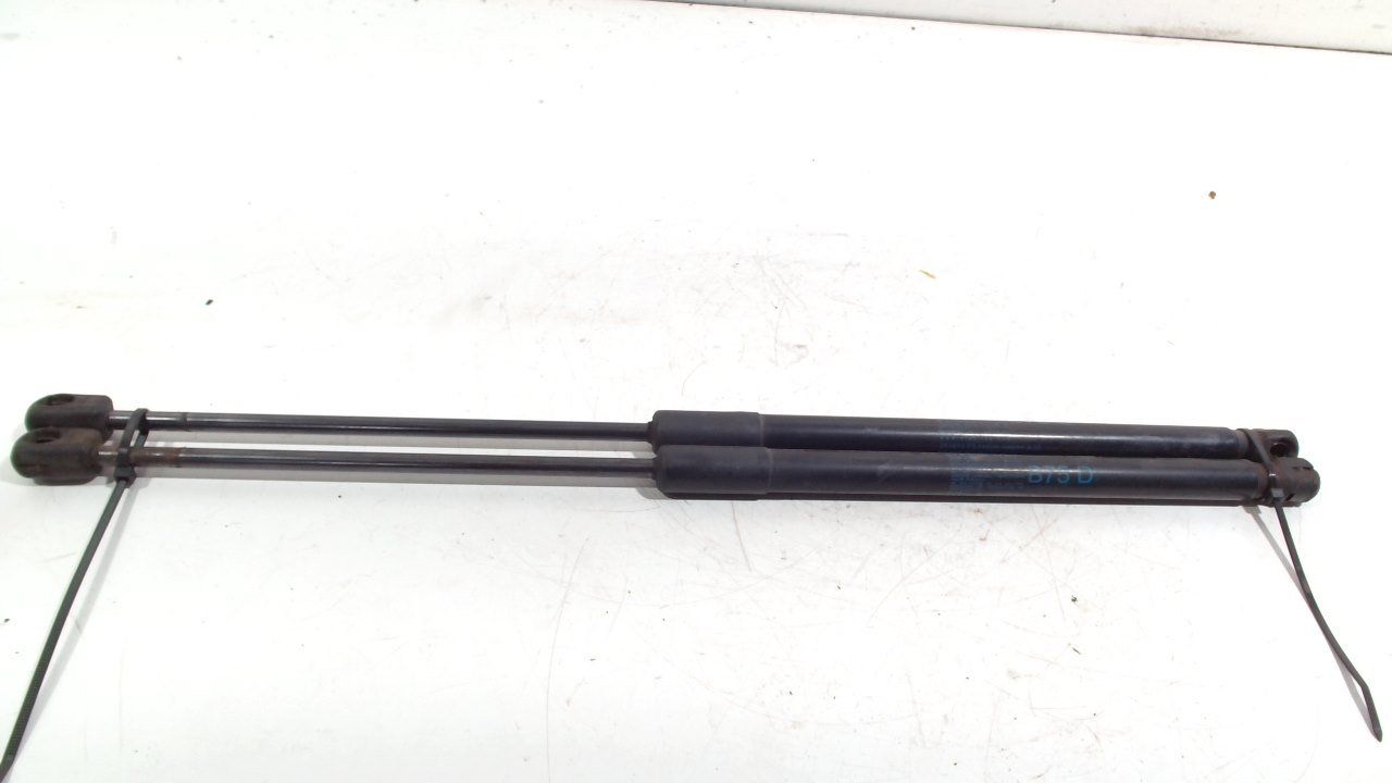 Gasdrukveerset achter Citroën DS4 gas spring gas spring dampers rear lid left and right usado en Menorca