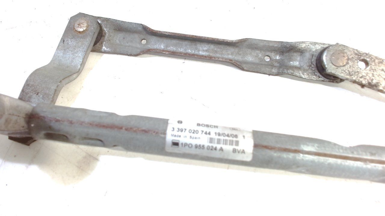 Ruitenwisser mechaniek voor Seat Leon windshield wiper mechanism usado en Menorca foto 2