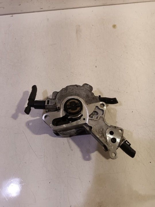 Vacuümpomp Volkswagen Passat vacuum pump brake booster usado en Menorca foto 5