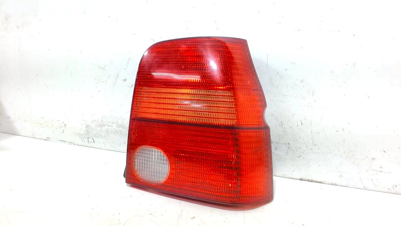 Achterlicht carrosserie rechts Volkswagen Lupo tail light single usado en Menorca foto 2