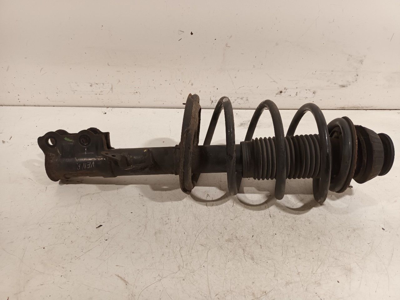 Veerpoot rechts voor Hyundai i20 strut complete single usado en Menorca