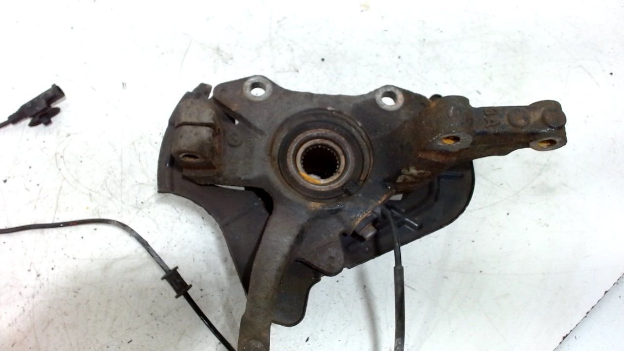 Wielnaaf rechts voor Ford Ka wheel hub usado en Menorca foto 2