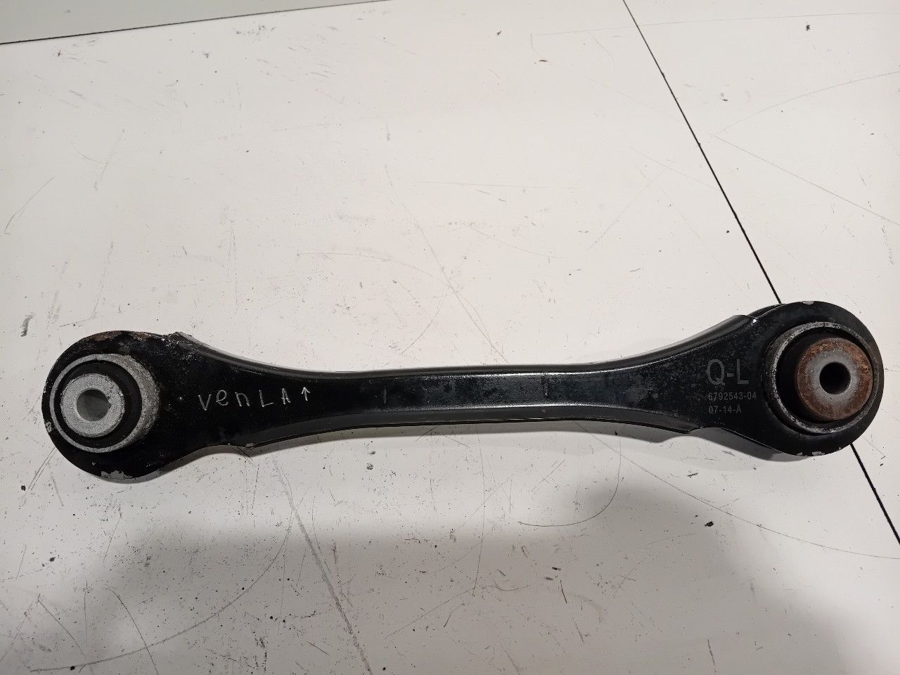 Draagarm links achter boven BMW 3 serie support arm usado en Menorca