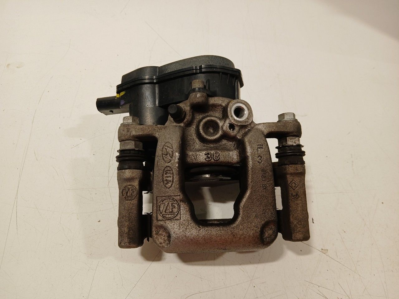 Remklauw links achter Hyundai Tucson caliper single usado en Menorca foto 2