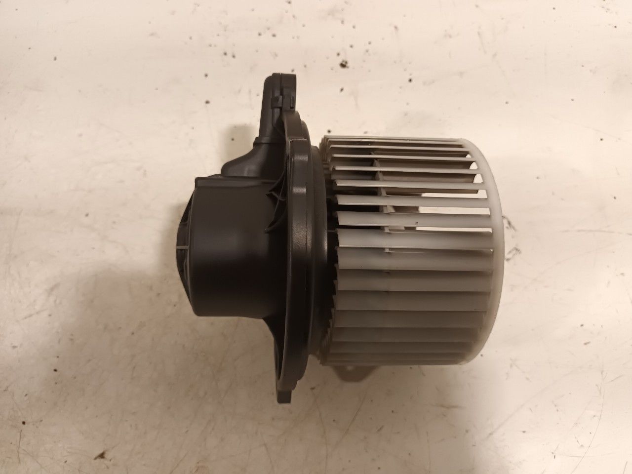 Kachel ventilator motor Hyundai i30 heater engine booster usado en Menorca foto 2