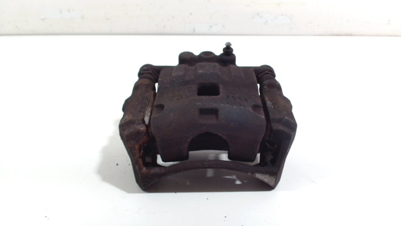 Remklauw links voor Ford Fiesta caliper single usado en Menorca