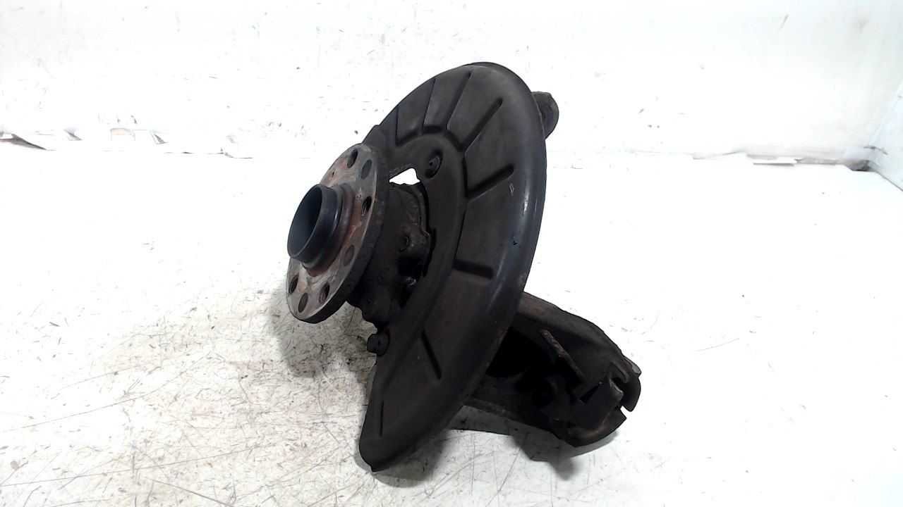 Wielnaaf rechts voor Volkswagen Caddy wheel hub usado en Menorca foto 3