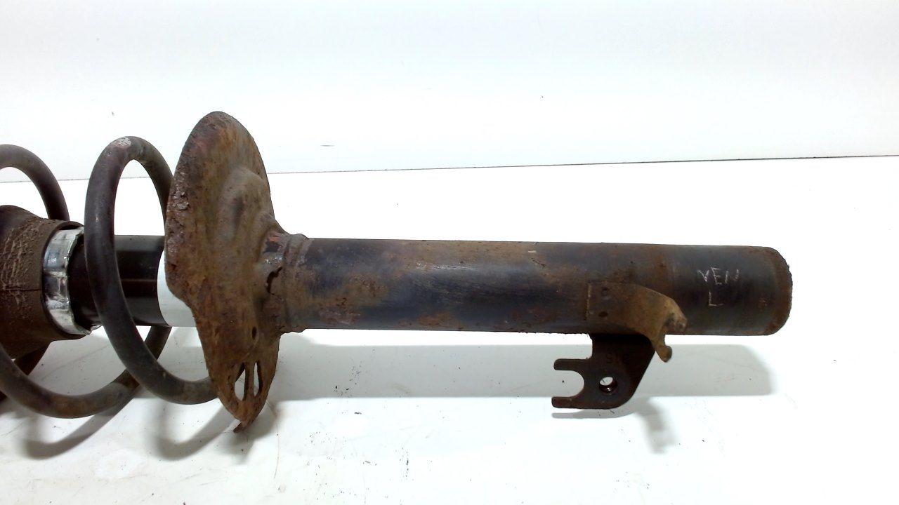 Veerpoot links voor Peugeot 107 strut complete single usado en Menorca foto 3