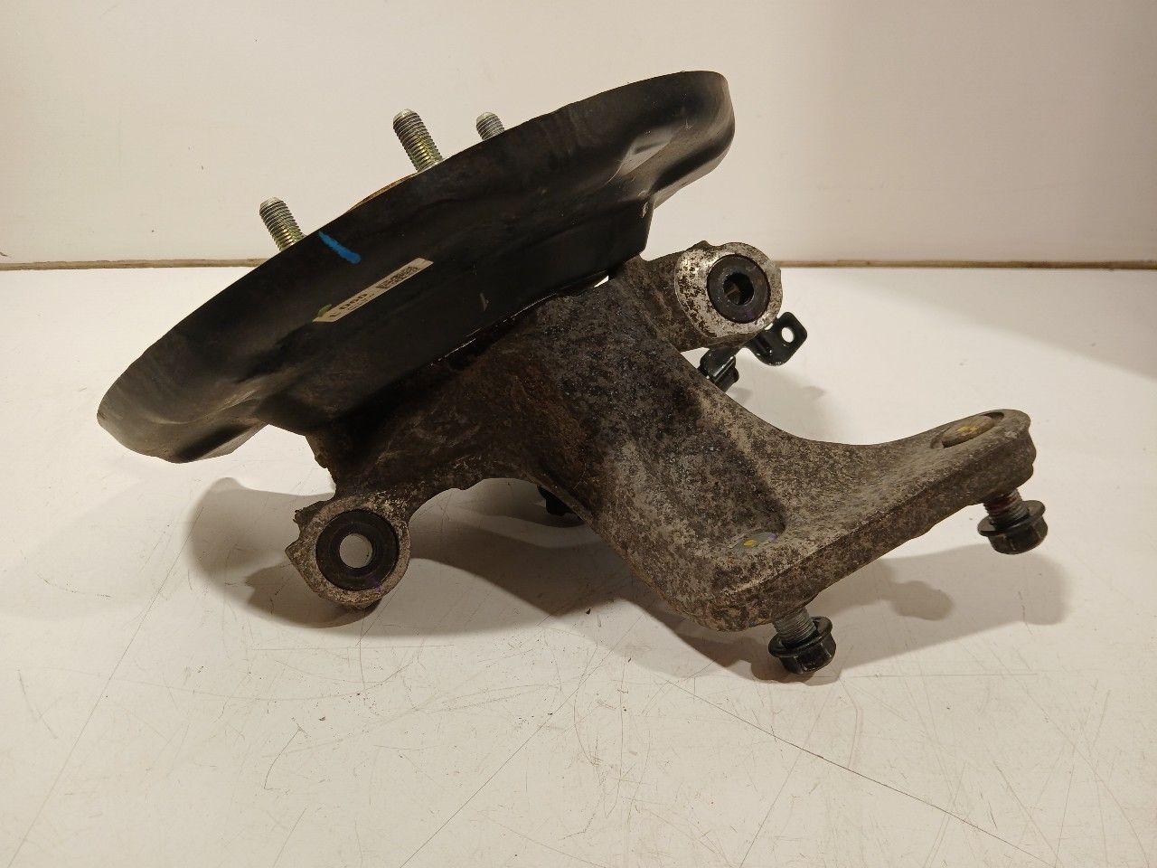 Wielnaaf links achter Kia Niro wheel hub usado en Menorca foto 2