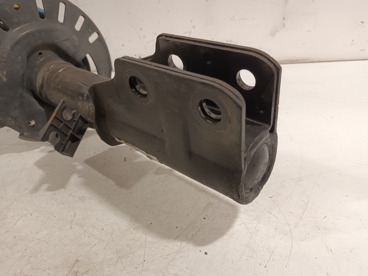 Veerpoot rechts voor Peugeot 3008 strut complete single usado en Menorca foto 6