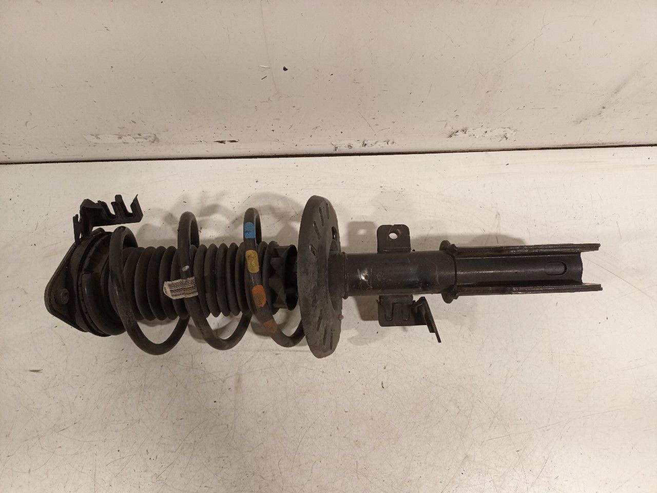 Veerpoot rechts voor Peugeot 3008 strut complete single usado en Menorca foto 2